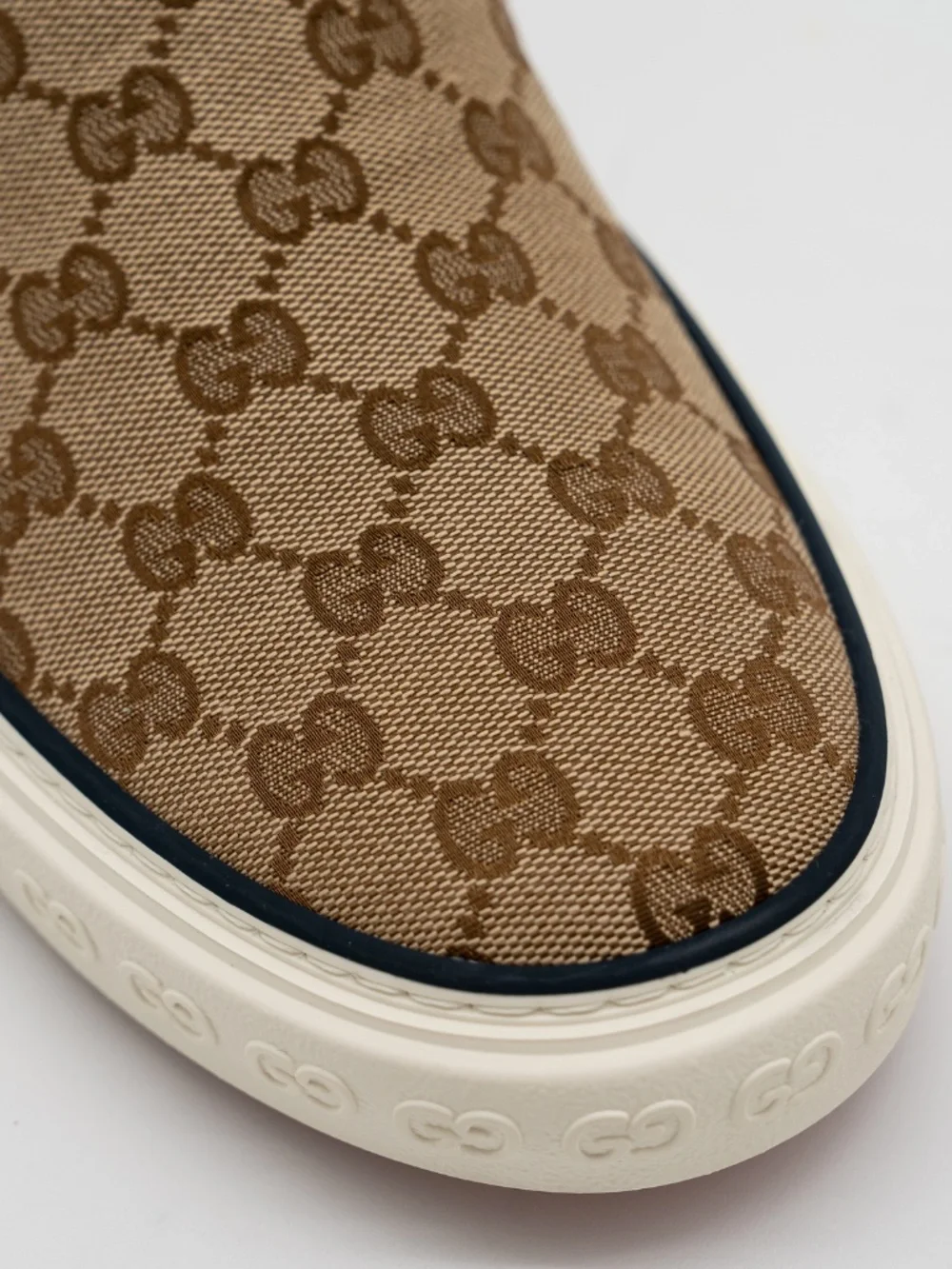 size 12G 12.5 US Gucci GG Supreme Loafers Sneakers Slip On Tennis Beige White - Picture 7 of 10